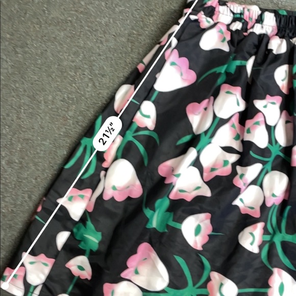 Rose’s skirt - Picture 5 of 5